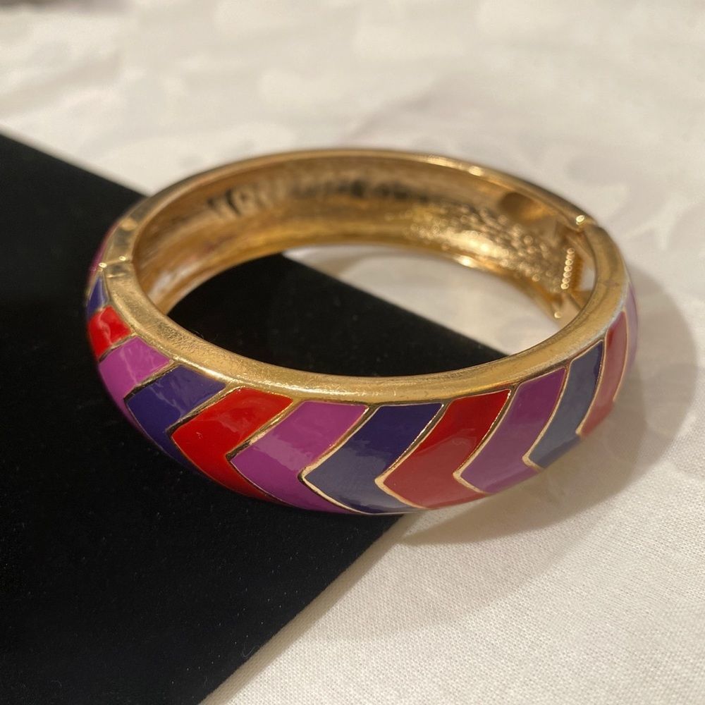 Vintage Gold And Enamel Clamper Bracelet - Picture 8 of 8